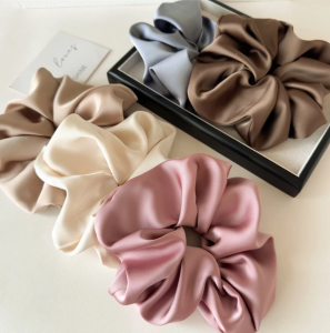 JESMARY – DÂY CỘT TÓC PHỤ KIỆN THỜI TRANG ĐA KIỂU DÁNG CHO SHOP VÀ SALON – CHẤT LƯỢNG, UY TÍN, GIÁ RẺ – TẠI HỒ CHÍ MINH