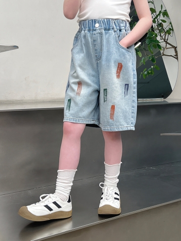 JESMARY – Xưởng Sản Xuất Quần Short Jean Trẻ Em: Chất Liệu Cao Cấp Giúp Bé Hoạt Động Thoải Mái